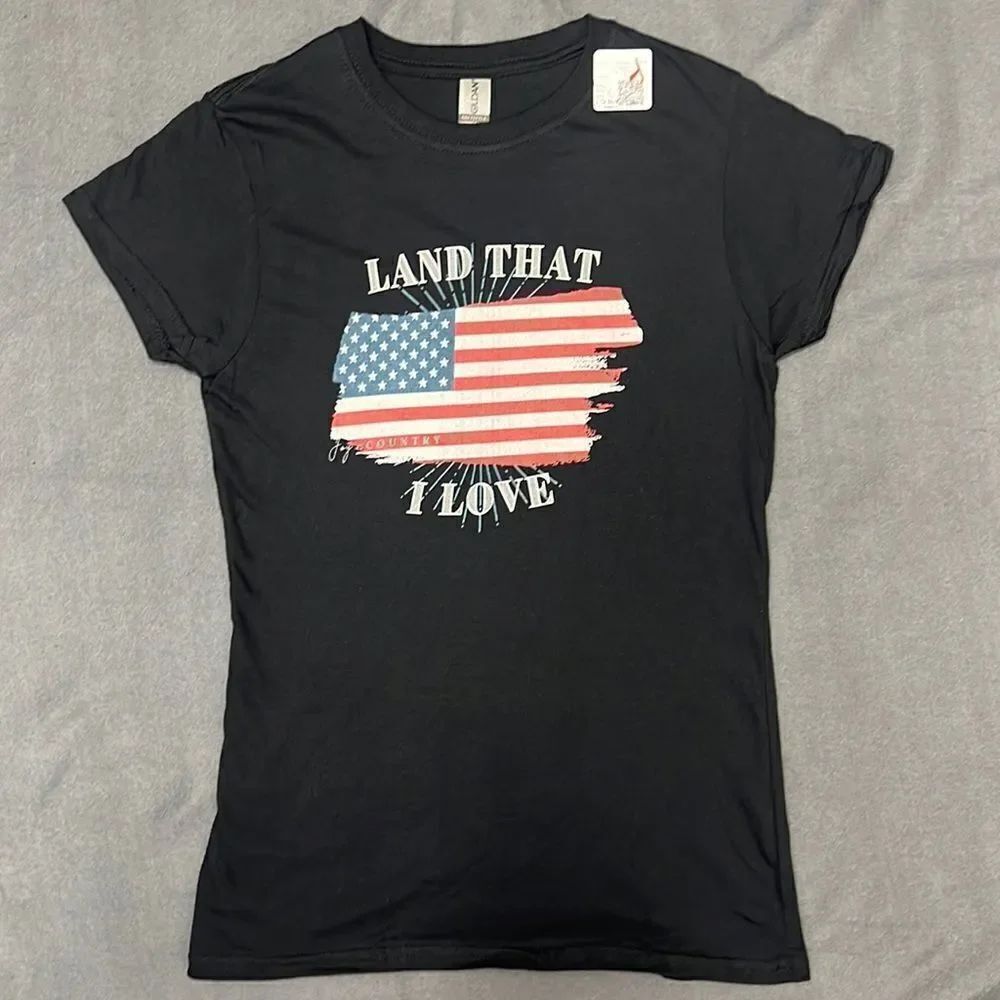 Women’s Black Land That I Love USA Flag Graphic Tee Size Small
